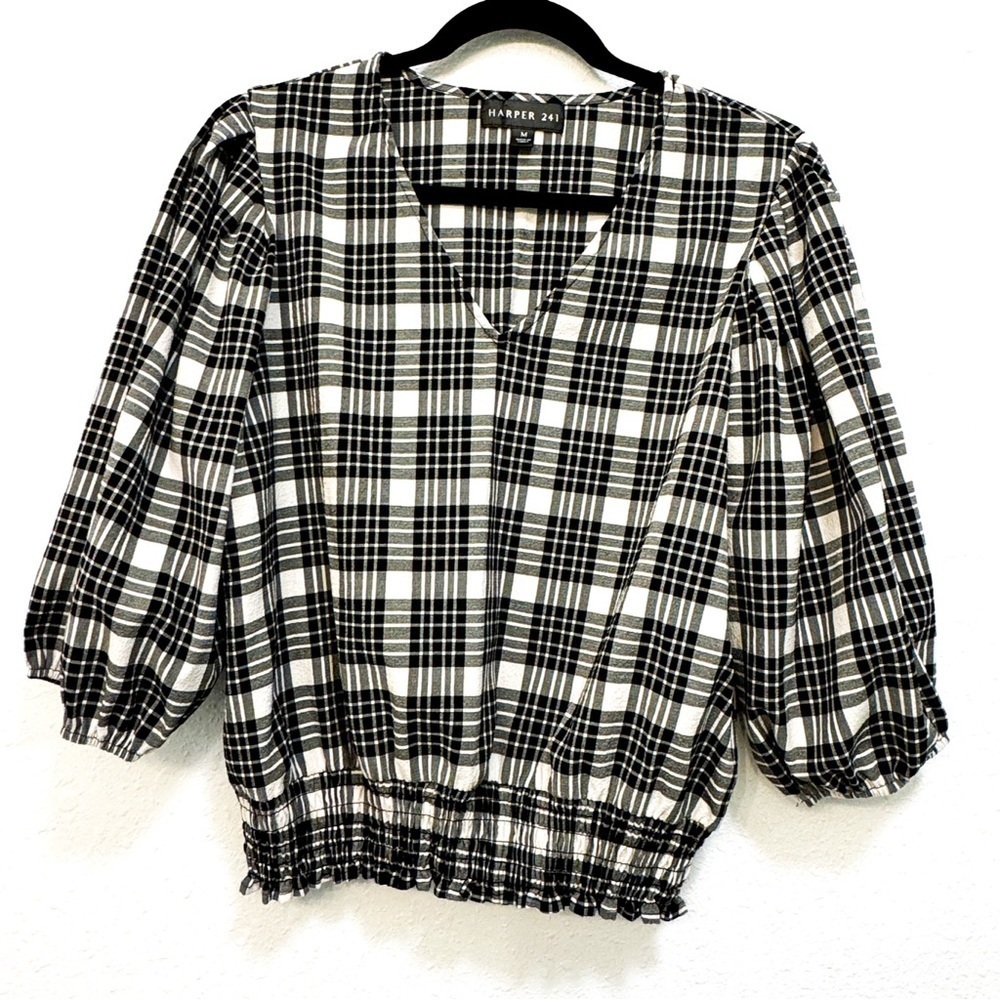 HARPER 241 VERDE- Plaid Print V-Neck Top Size Medium